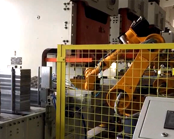 負(fù)載150KG沖壓機(jī)器人 負(fù)載150KG沖壓機(jī)器人