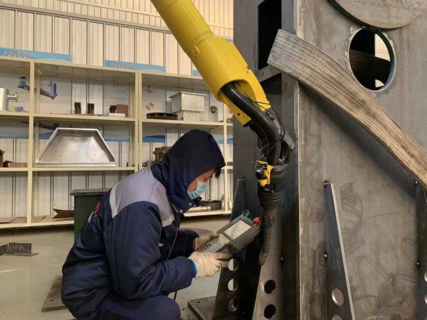 自動焊接設(shè)備展示 自動焊接設(shè)備的特點(diǎn)