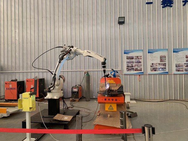 焊接機器人廠家：焊接機器人多少錢一臺？