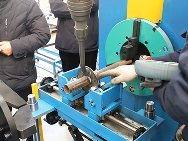 自動焊接設備型號齊全滿足不同工件的穩定焊接