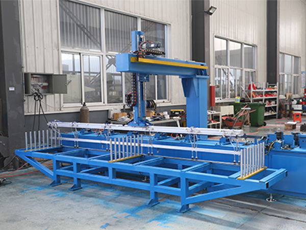 工業焊接機器人運動控制系統的結構 工業焊接機器人運動控制系統的結構