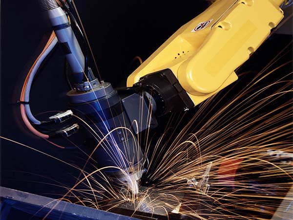 激光焊接機(jī)器人對不同工件實(shí)現(xiàn)動(dòng)態(tài)性焊接