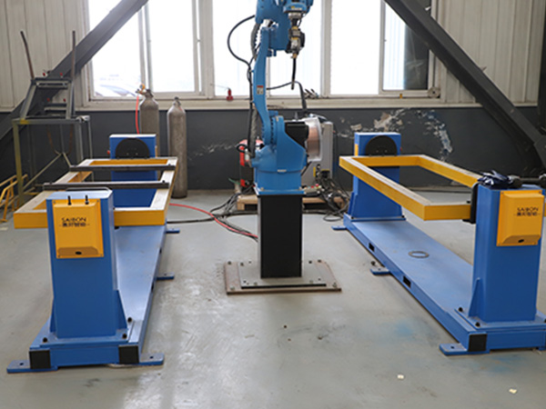 全自動(dòng)焊接機(jī)器人生產(chǎn)線 全自動(dòng)焊接機(jī)器人生產(chǎn)線