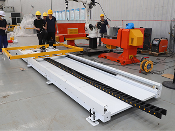 機(jī)器人行走地軌的注意事項