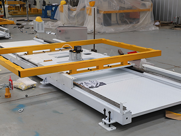 使用機(jī)器人行走地軌的注意事項